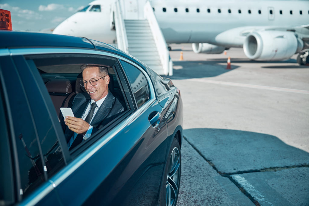 5 effective tips to boost revenue for your airport transfer service business with Jugnoo